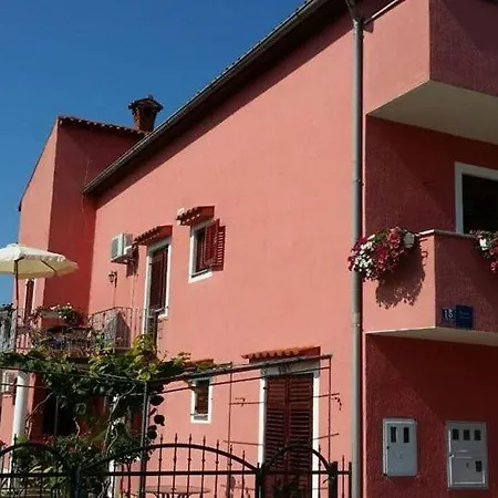 In Vrvari With Terrace, Wifi, Washing Machine 664-5 Apartment