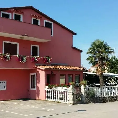 Apartment In Vrvari With Terrace, Wifi, Washing Machine 664-5 Porec
